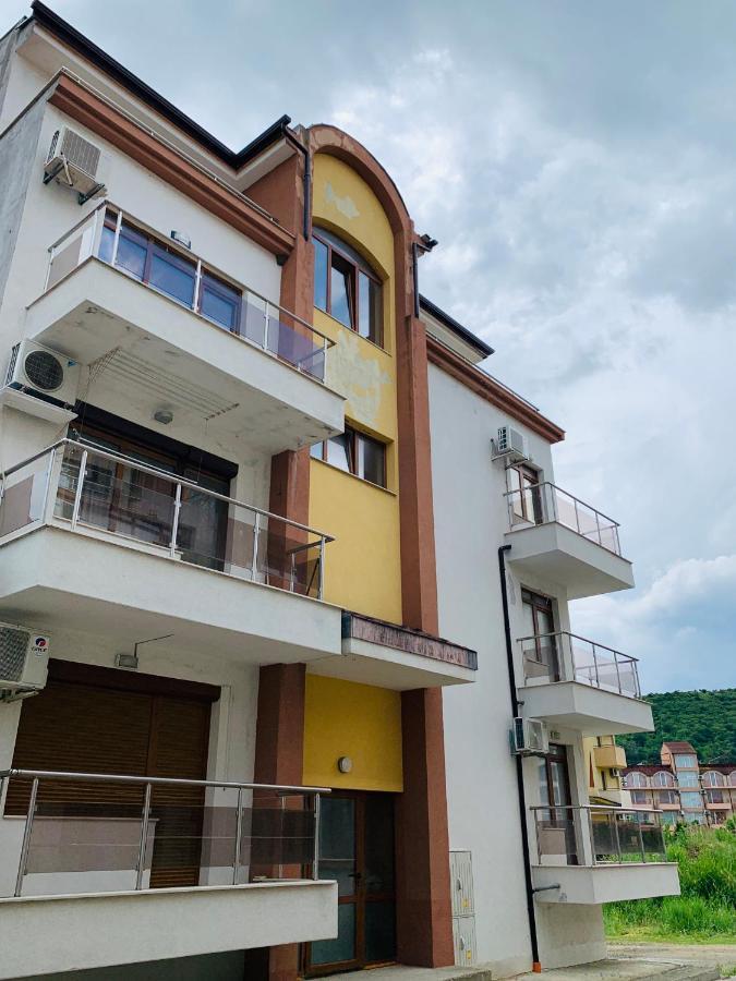 Obzor Tatyana Apartaments Bonjour Exterior foto